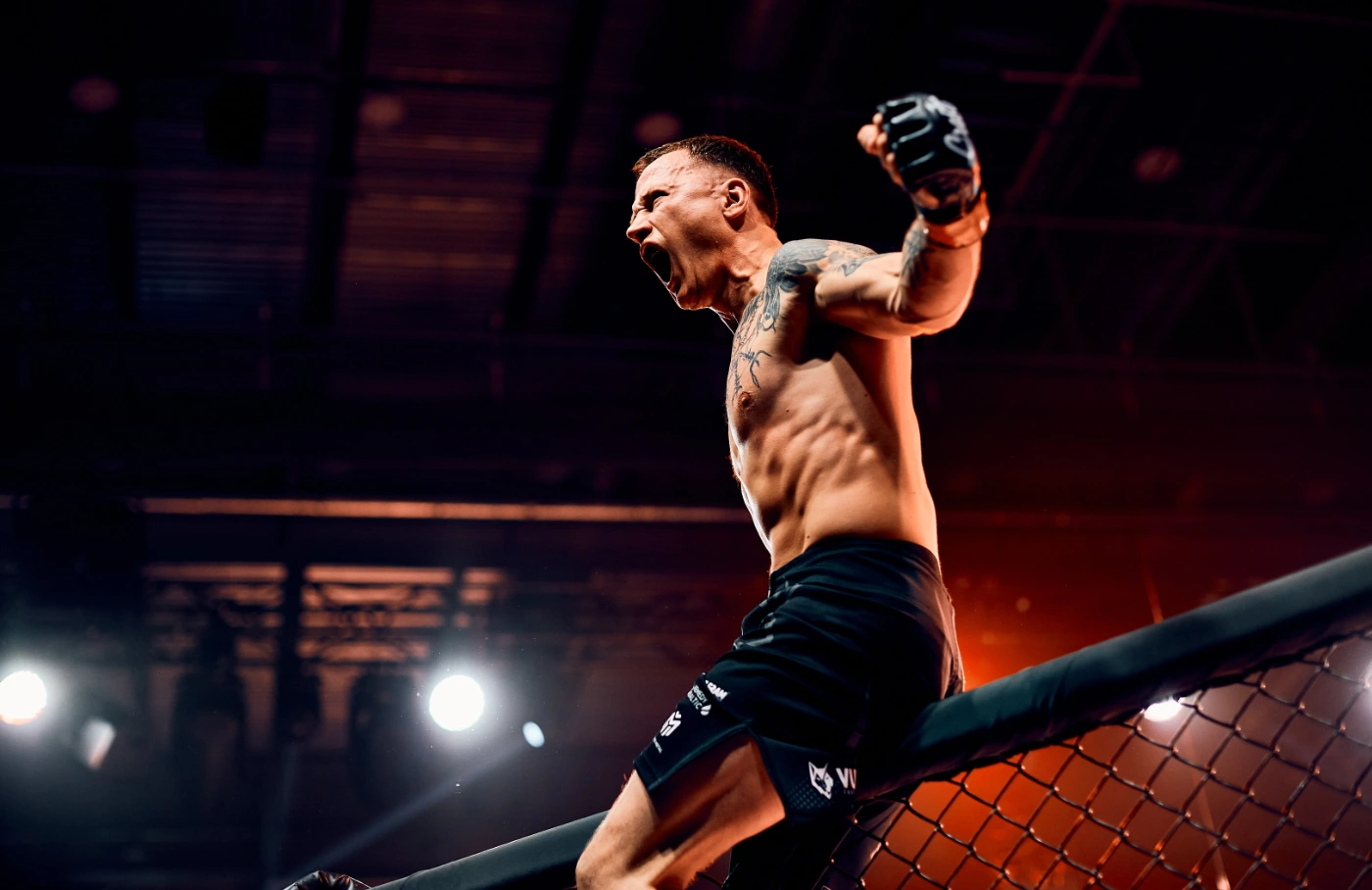 Madis Mäeste signs exclusive contract with Evecon Raju MMA league